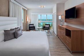 Courtyard by Marriott Nassau Downtown/Junkanoo Beach