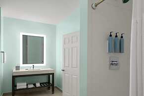 Courtyard by Marriott Nassau Downtown/Junkanoo Beach