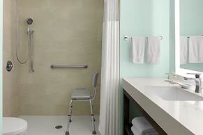 Courtyard by Marriott Nassau Downtown/Junkanoo Beach