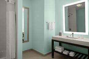 Courtyard by Marriott Nassau Downtown/Junkanoo Beach