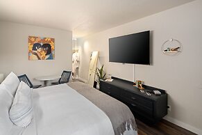 Hotel McCoy - Art, Coffee, Beer, Wine