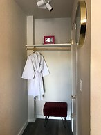 Hotel McCoy - Art, Coffee, Beer, Wine