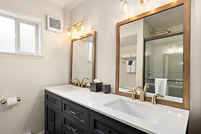 Hotel McCoy - Art, Coffee, Beer, Wine