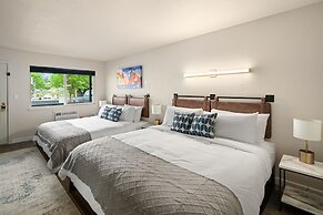 Hotel McCoy - Art, Coffee, Beer, Wine