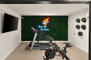 Hotel McCoy - Art, Coffee, Beer, Wine