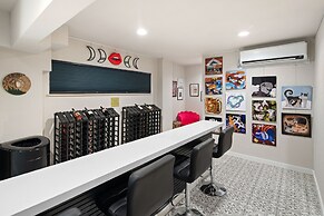 Hotel McCoy - Art, Coffee, Beer, Wine