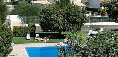 Jeannies Oura Estrela Apartamentos