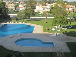 Jeannies Oura Estrela Apartamentos