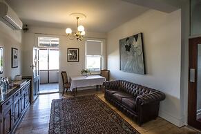 Corner Hotel Alexandra