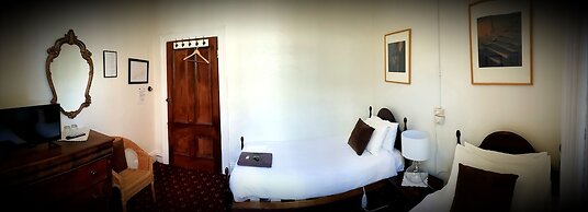 Corner Hotel Alexandra