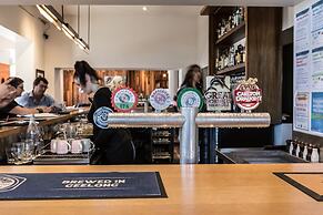 Corner Hotel Alexandra