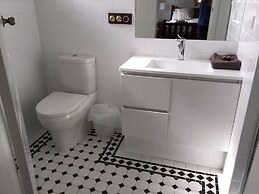 Corner Hotel Alexandra