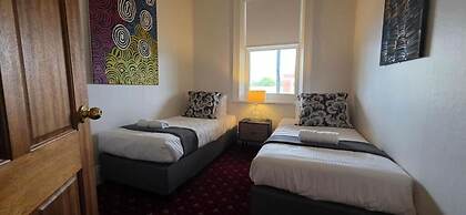 Corner Hotel Alexandra