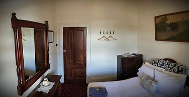 Corner Hotel Alexandra