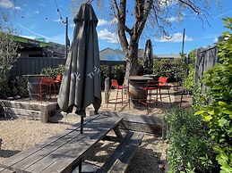 Corner Hotel Alexandra