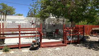 Roundtop Mountain Vista - Cabins and Motel