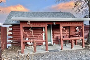 Roundtop Mountain Vista - Cabins and Motel