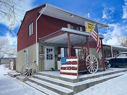 Roundtop Mountain Vista - Cabins and Motel