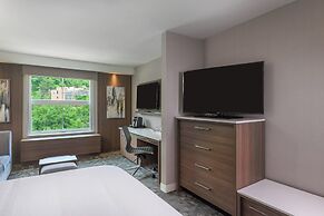 Courtyard by Marriott Edgewater NYC Area