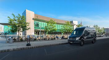 Courtyard by Marriott Edgewater NYC Area