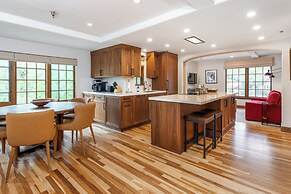 Christiania Condos - CoralTree Residence Collection