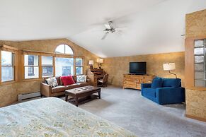 Christiania Condos - CoralTree Residence Collection