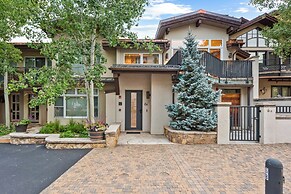 Christiania Condos - CoralTree Residence Collection