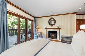 Christiania Condos - CoralTree Residence Collection