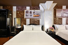 The Noble Swan Hotel New World