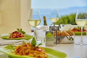 Acantha Boutique Hotel