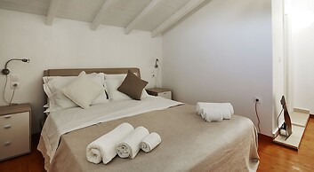 Acantha Boutique Hotel