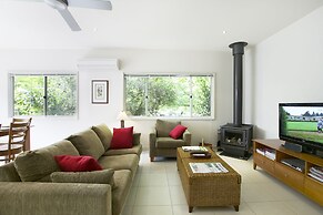 Abalina Cottages, Rotary Drive