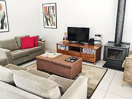 Abalina Cottages, Rotary Drive