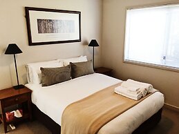 Abalina Cottages, Rotary Drive