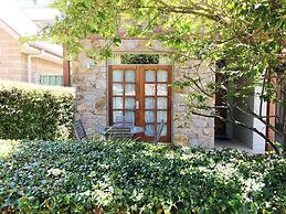 Abalina Cottages, Rotary Drive