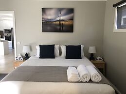 Abalina Cottages, Rotary Drive