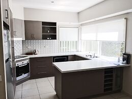 Abalina Cottages, Rotary Drive