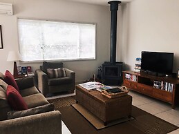 Abalina Cottages, Rotary Drive