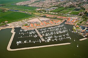 Roompot Hotel Marinapark Volendam