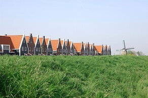 Roompot Hotel Marinapark Volendam