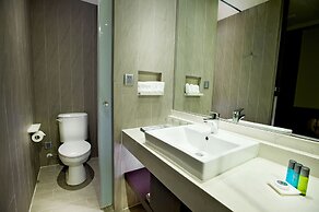 FX Hotel Tainan MinSheng Road Branch