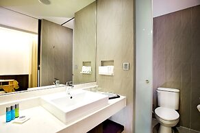 FX Hotel Tainan MinSheng Road Branch