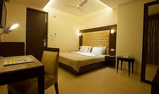 Metropolis Tourist Home