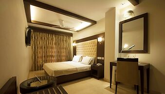 Metropolis Tourist Home