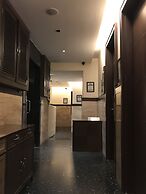 Metropolis Tourist Home