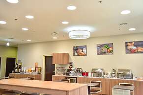 Microtel Inn & Suites by Wyndham Cuauhtemoc Campos Menonitas