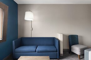Holiday Inn Express & Suites Boynton Beach West by IHG