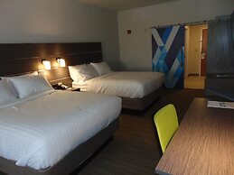 Holiday Inn Express & Suites Boynton Beach West, an IHG Hotel
