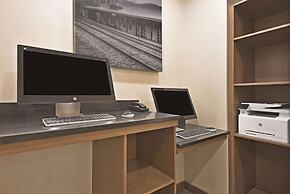 La Quinta Inn & Suites by Wyndham Morgantown