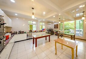 Barefoot and Breakfast